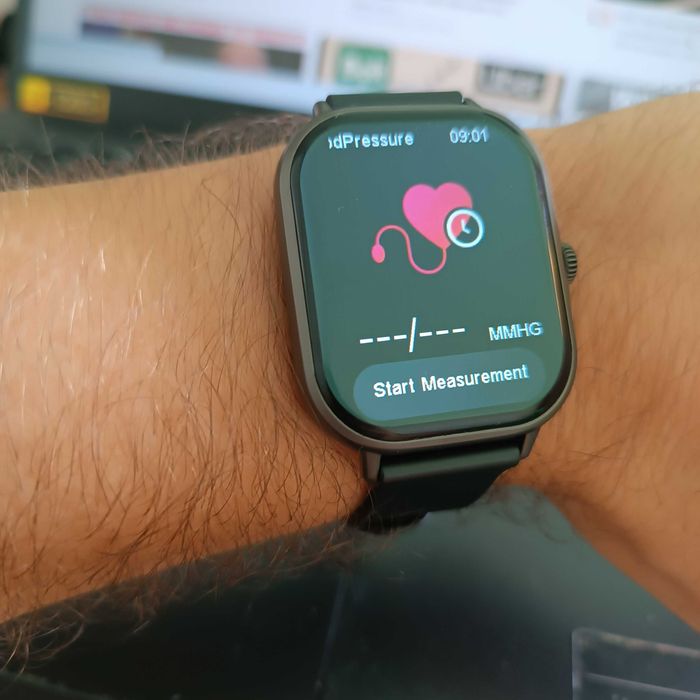 ceas  -smart watch- monitors oxygen level, heart rate ,blood pressure