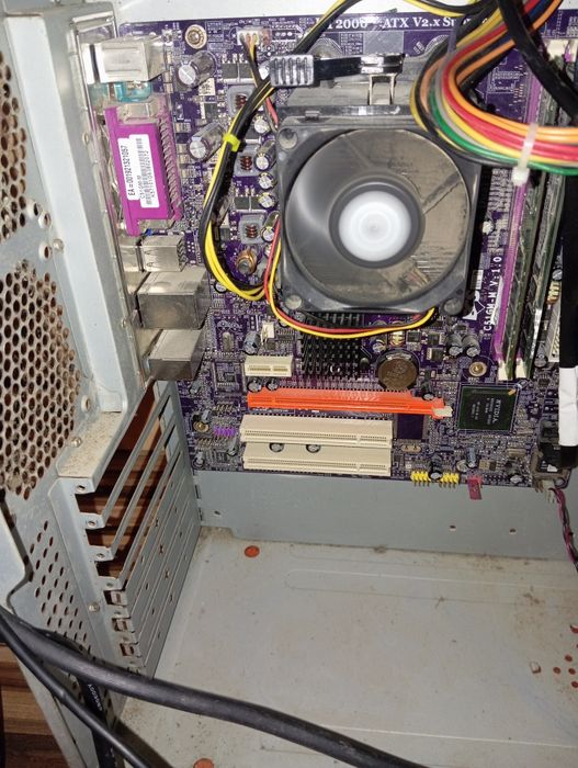 Voi vinde un PC complet