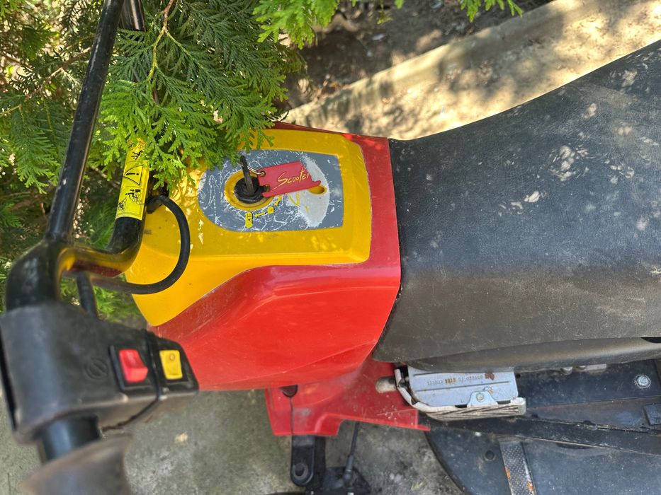 Tractoras gazon cutie 3+1 viteze  stare perfectă import Germania