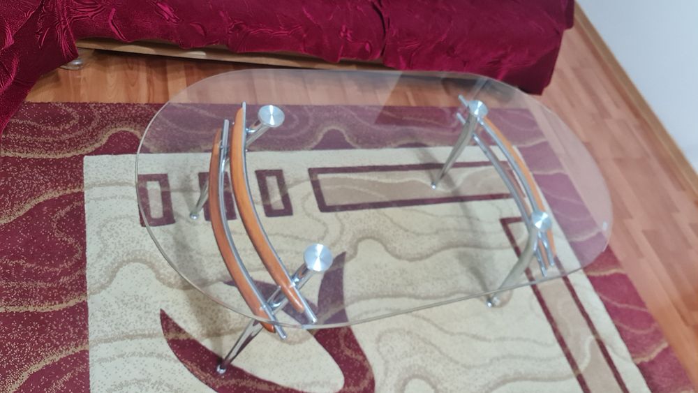 Продам стол журнальный