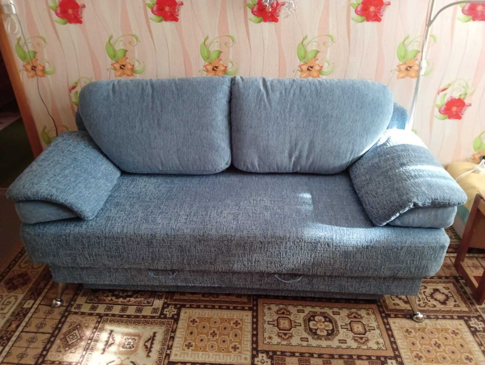 Мягкий уголок (диван + 2 кресла) б/у