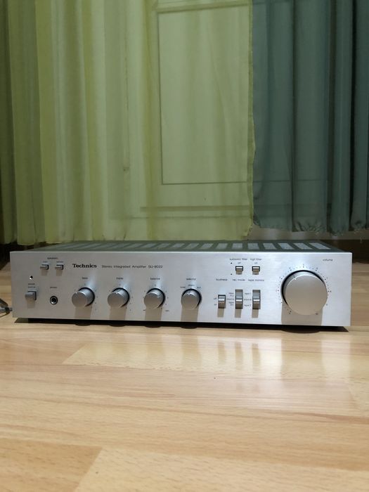 Amplificator Technics SU 8022 D