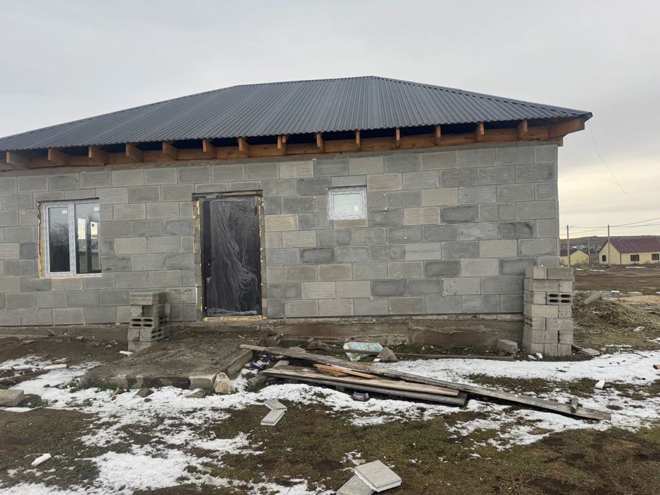 Дом 100 м² в 28 микрорайоне, первая линия, отличное расположение