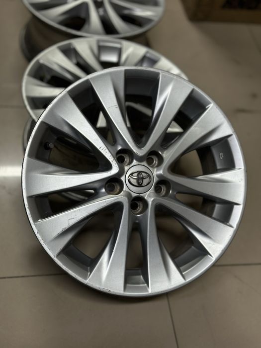 Тойота Камри Альфард  комплект