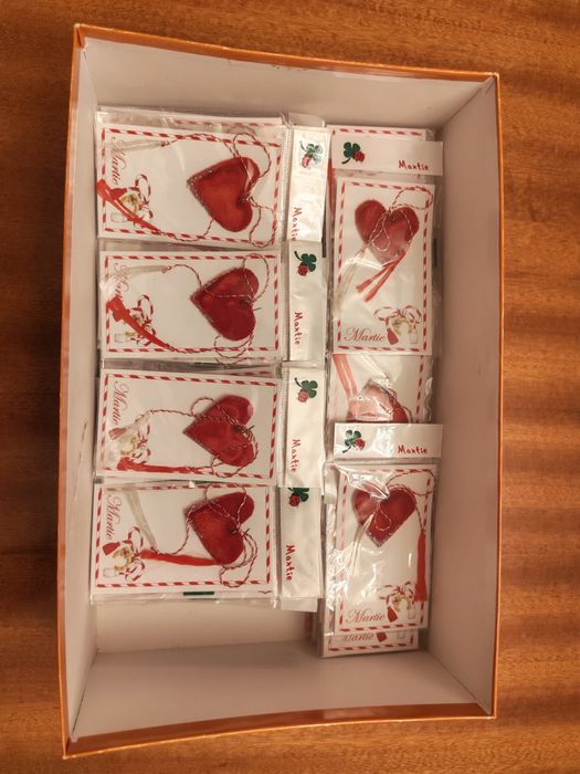 Lot martisoare 740 bucati