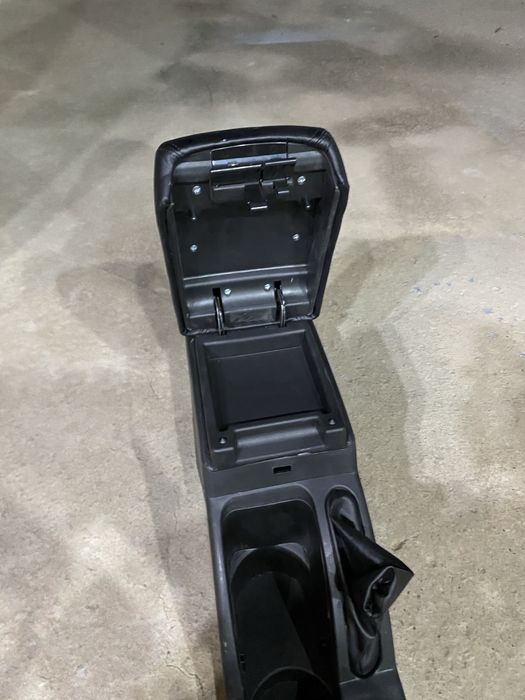 Подлокотники на некси 2 рестайл ,с баром