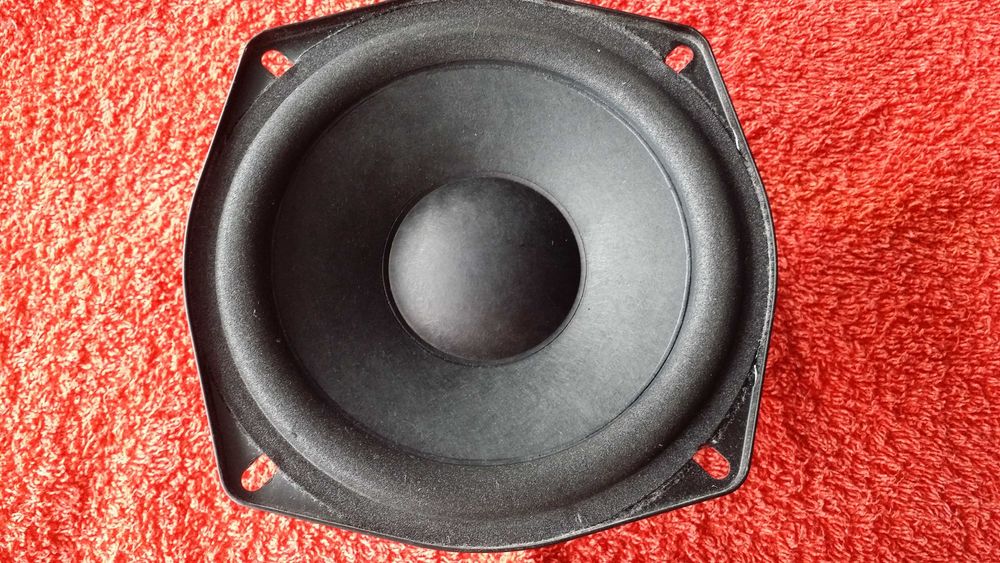 Vînd Schimb Difuzor 14 W Si 4 Ohmi