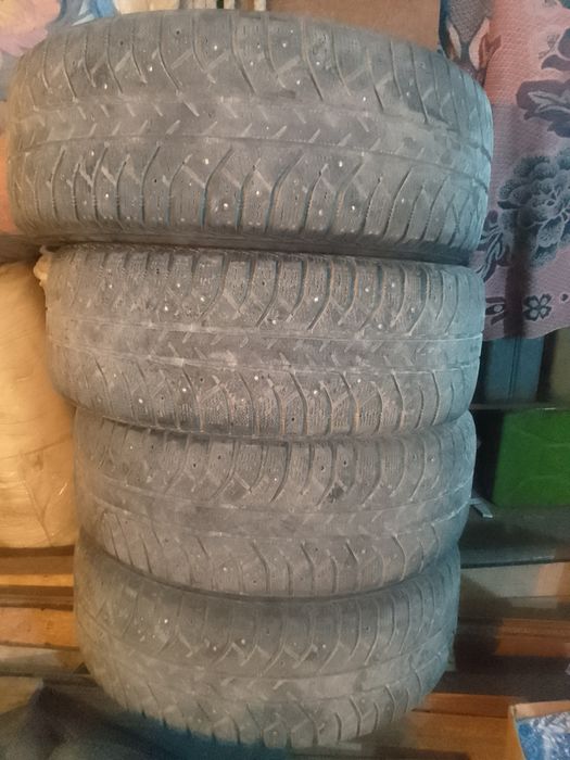 Продам резину на 19.