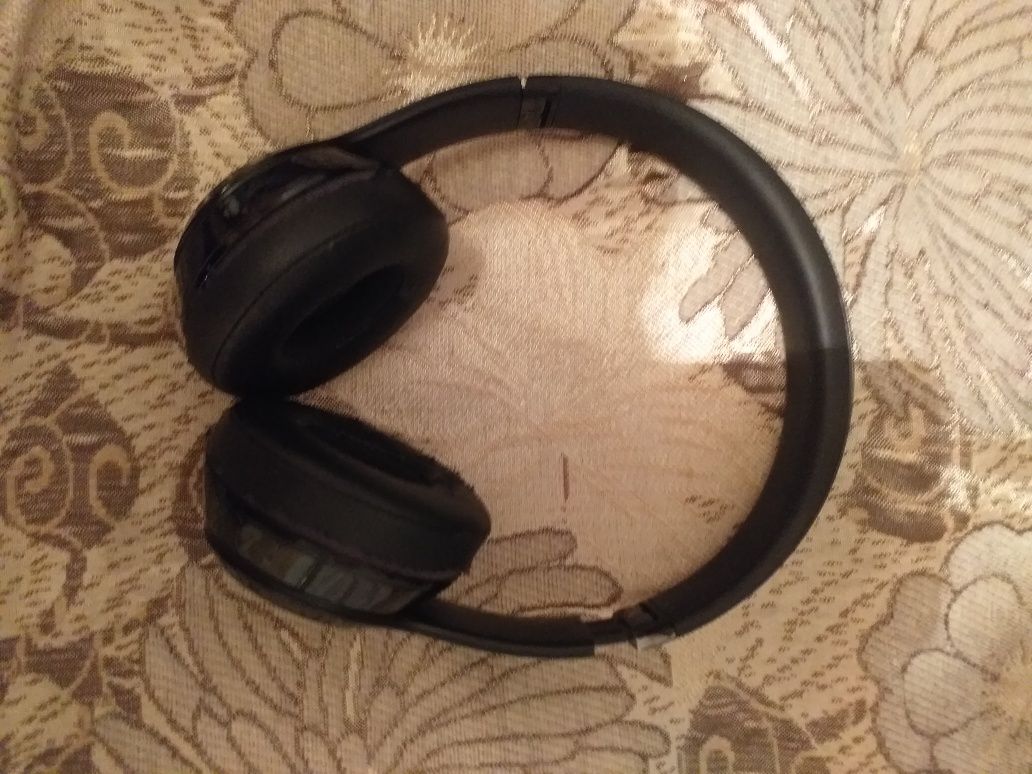 Наушники Beats Solo3 Wireless A1796 черный