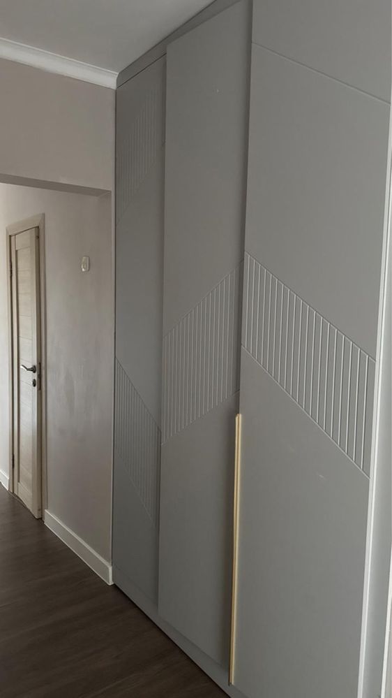 Продам шкаф в прихожую
