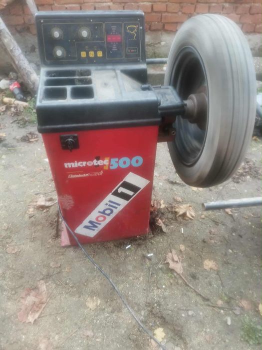 Машина за гуми работеща