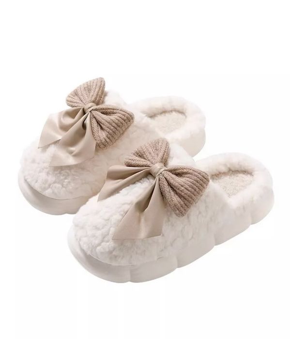 Уютные плюшевые тапочки с бантом