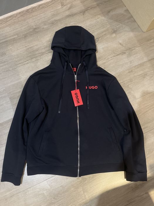 Мъжки екип на Hugo