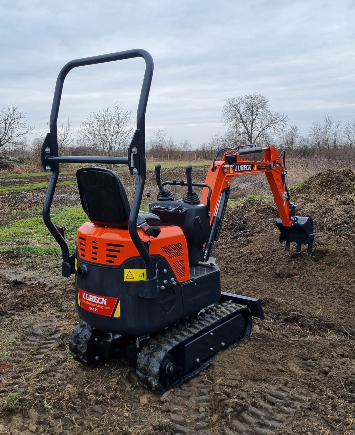 Miniexcavator Lubeck Ex 101 Nou Garantie 2 ani