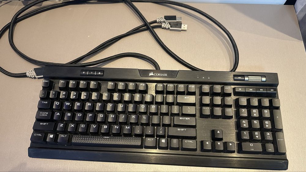 Corsair K70 MK2 механична гейминг клавиатура