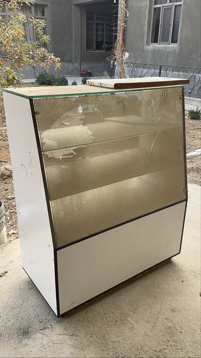 Стеклянная витрина, качественная новая