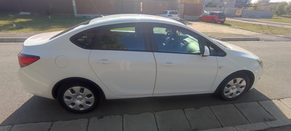 Urgent Opel Astra j 1.6 benzină