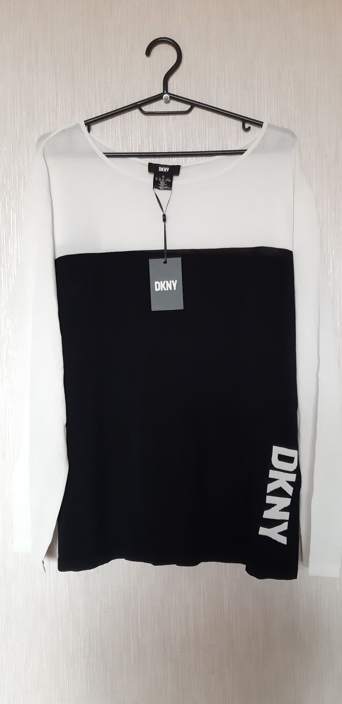 Оригинална  блузка на DKNY