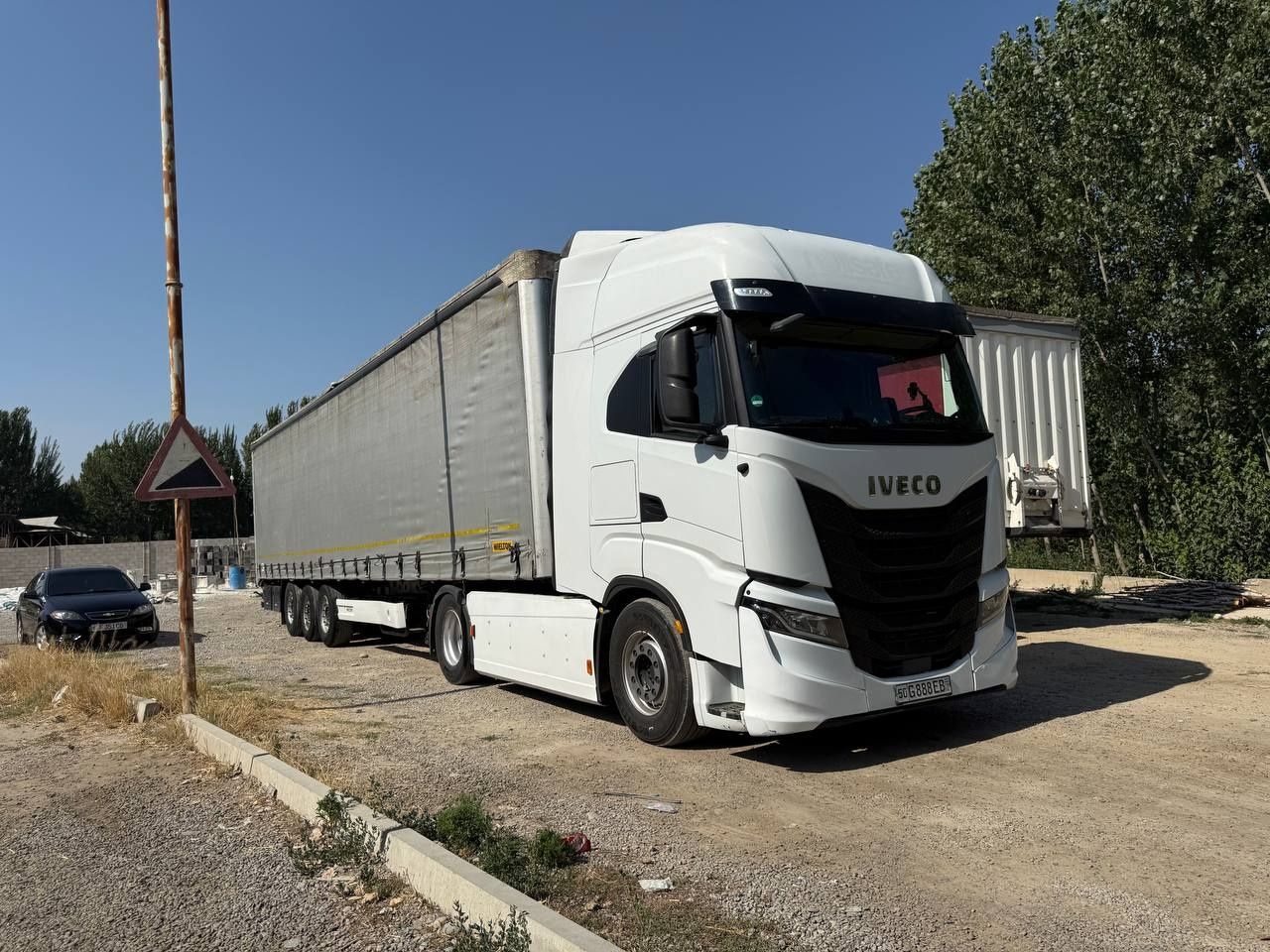 IVECO EURO 6 plus + WIELTON прицеп Сотилади