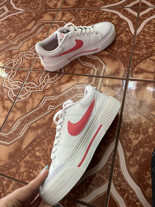 Adidasi nike, purtati de 3 ori, în cea mai buna stare