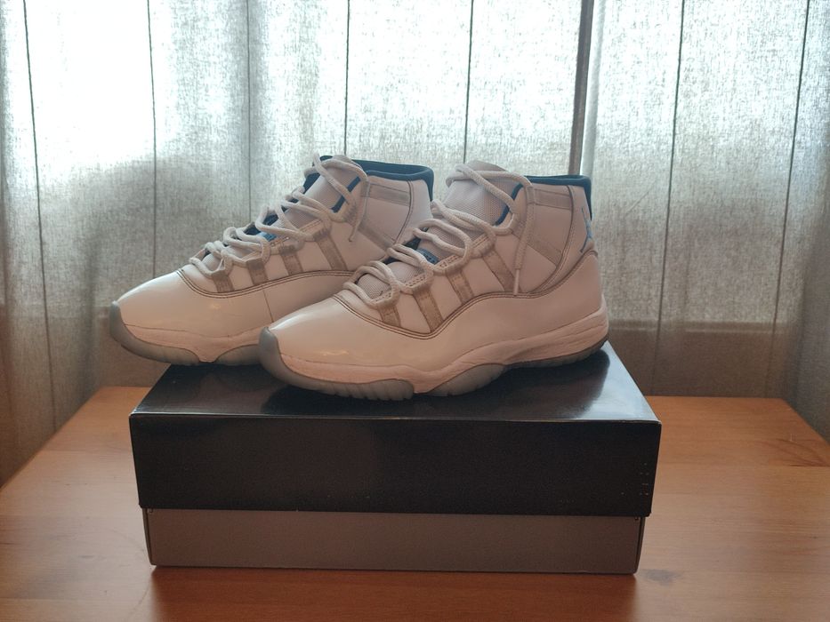 Jordan 11 Columbia
