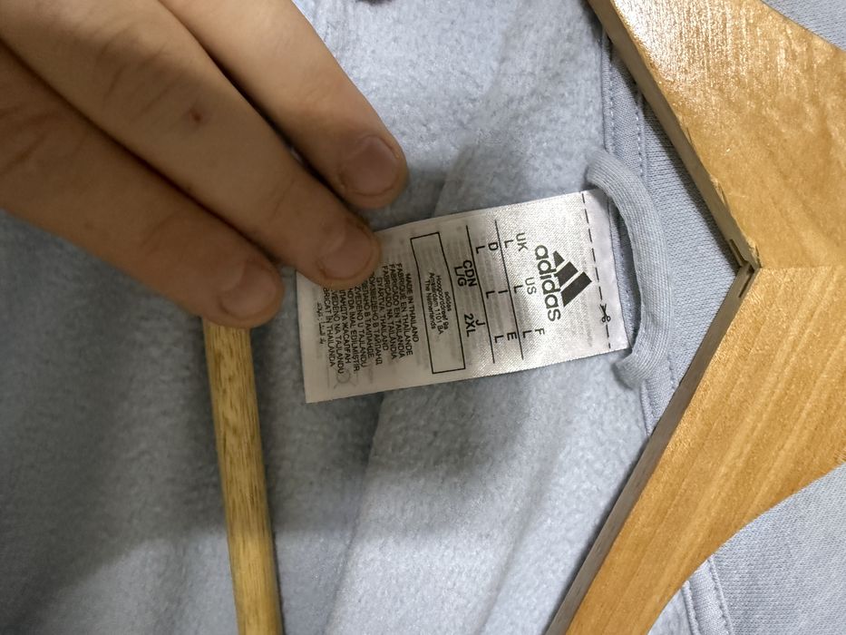 Trening adidass foarte frumoa