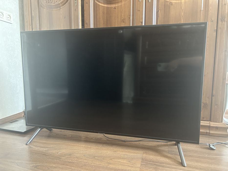 продам телевизор Samsung (экран сломан)