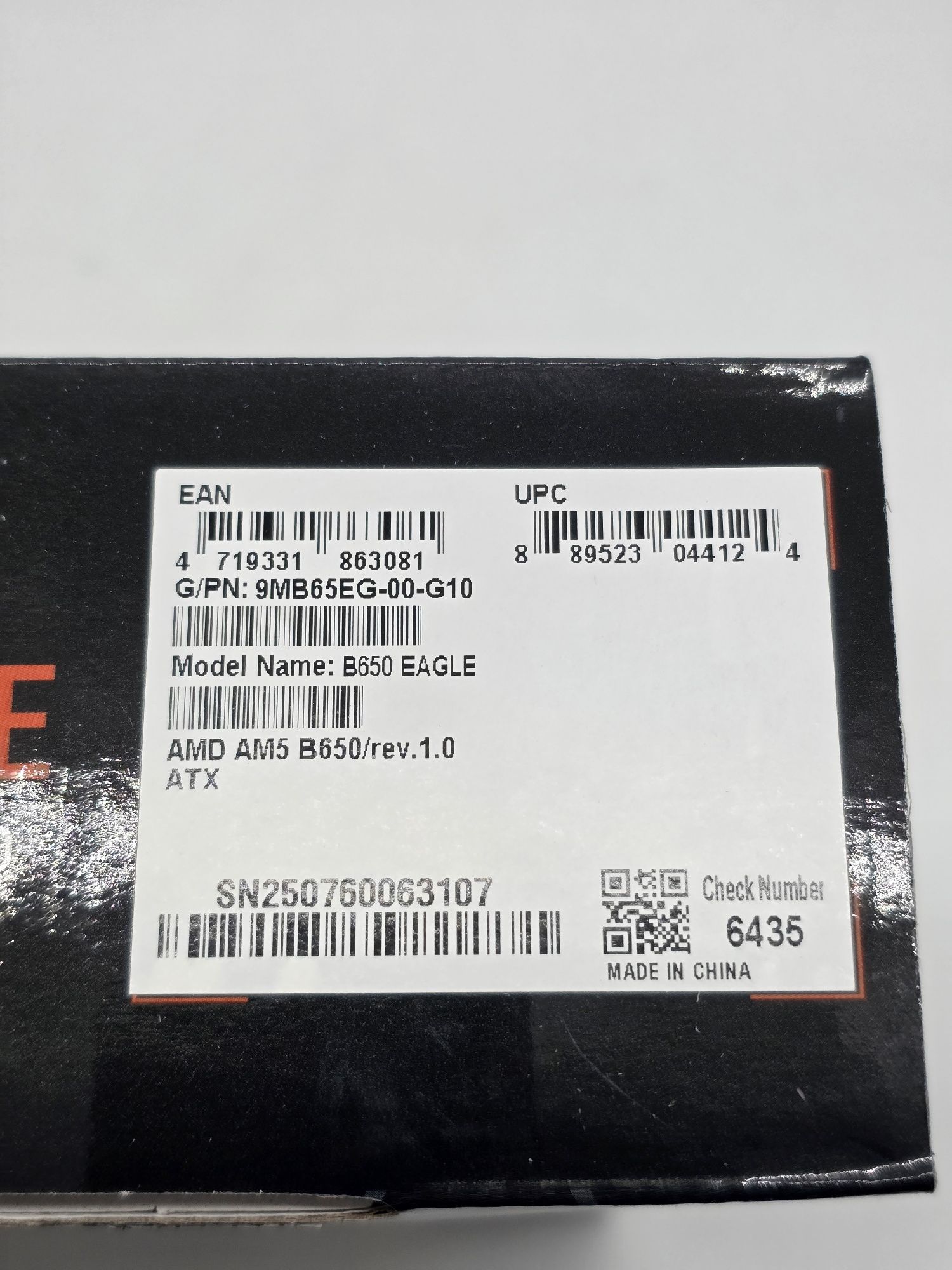 Placa de baza GIGABYTE B650 EAGLE, AM5, DDR5, ATX, produs sigilat