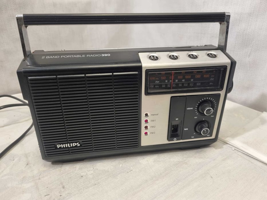 Philips vintage 2 band portable 390