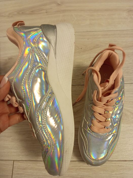 Pantofi sport holografici Office