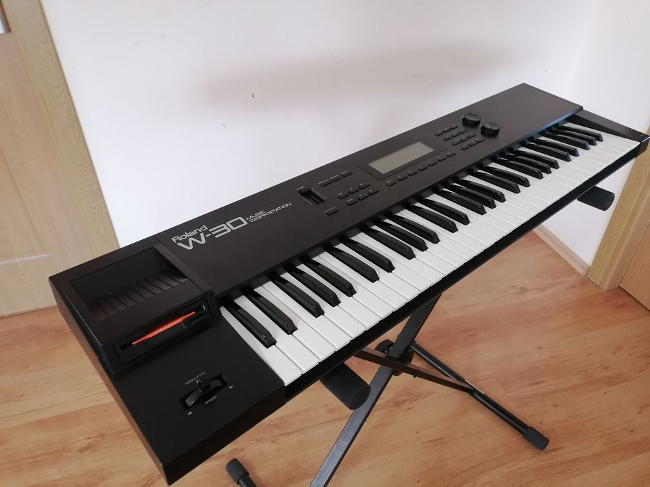 Roland D10 Roland U20 Roland W30 sintetizator orga pian