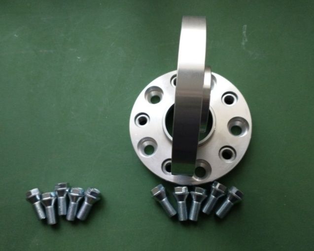 Flanse Distanție Audi 30 mm cu prindere dubla și prezoanele incluse