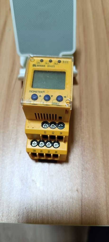 Bender IR425-D4-1 dispozitiv monitorizare rezistență la izolație