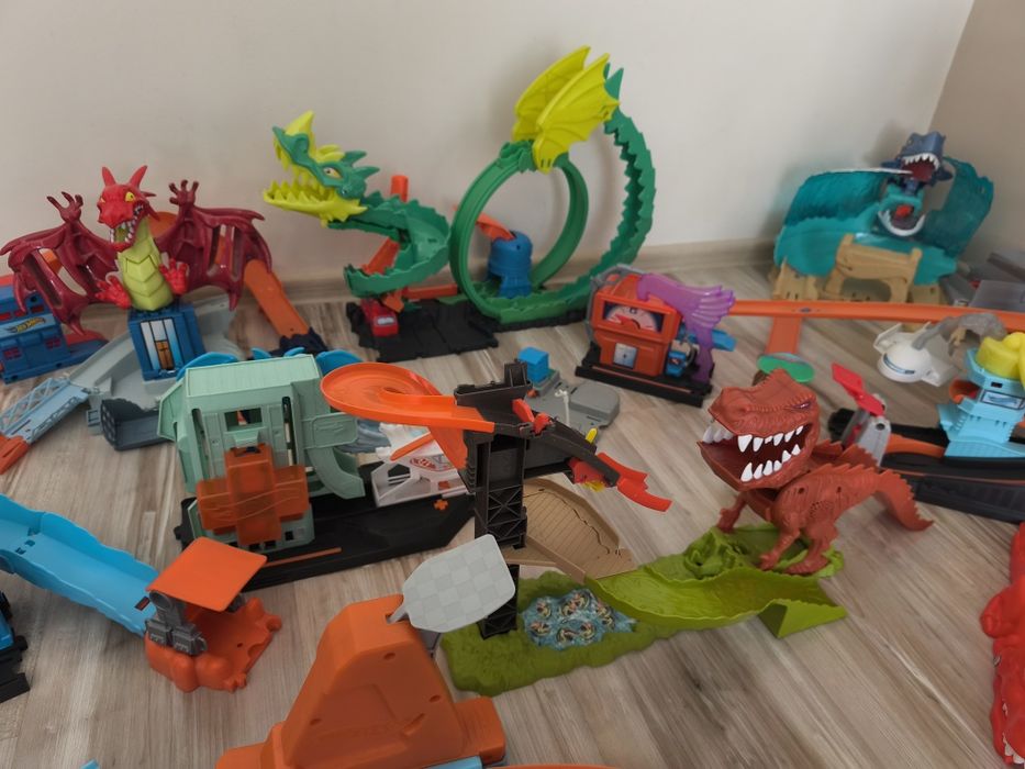 Писти Hot Wheels