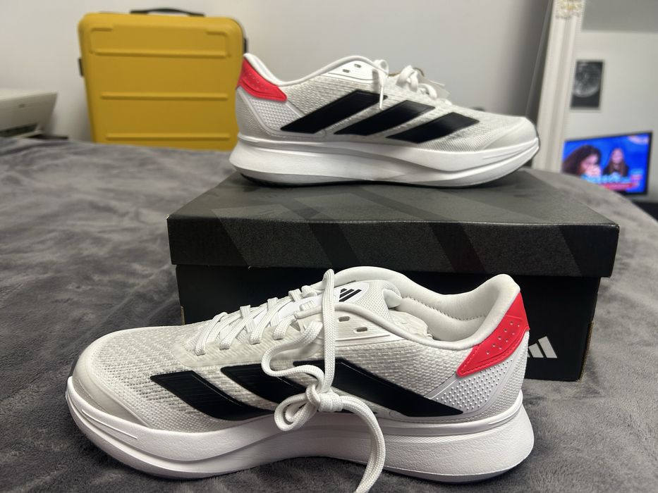 Vand adidași Adidas ,marimea 42,5