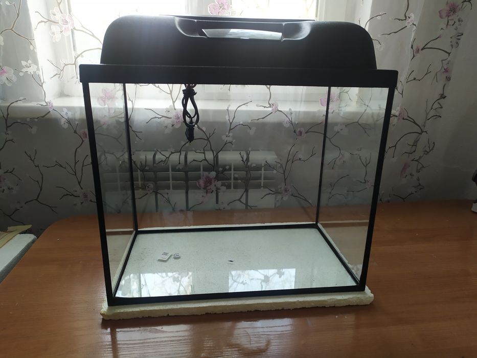 Новый заводской аквариум 37л + бонусы и рыбки.