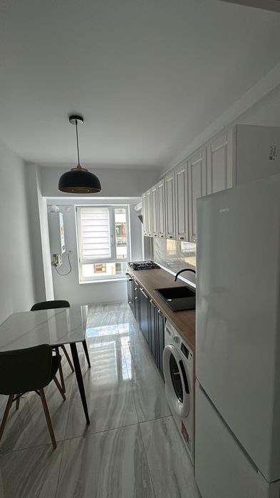 DE ÎNCHIRIAT: Apartament 1 camera, 40 mp decomandat, bloc 2025, et 1