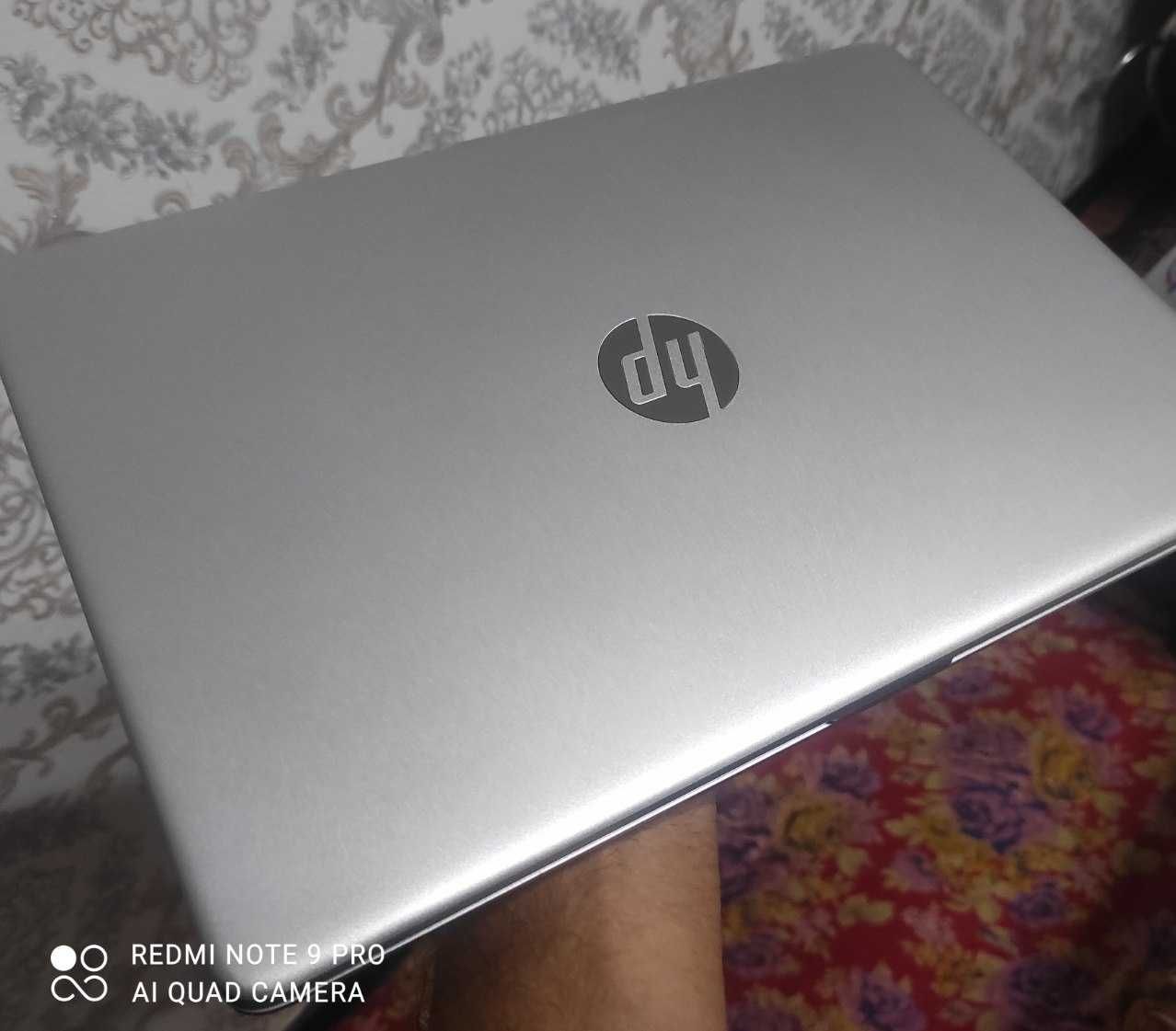 Notebook HP.  AMD Ryzen 7  4700U.  16GB /256SSD