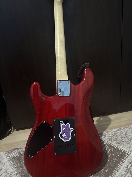 Електрическа китара и усилвател max