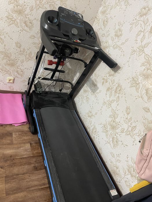 Беговая дорожка ддя бега и вибромассажа