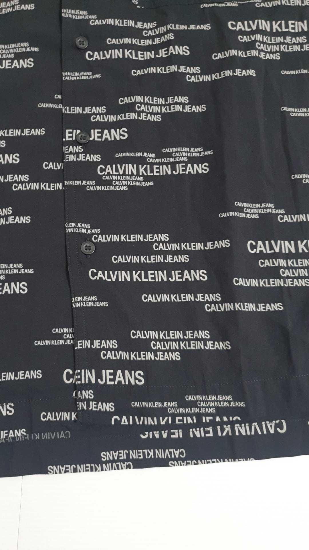 Vand camasa Calvin Klein maneca scurta masura  M  originala noua