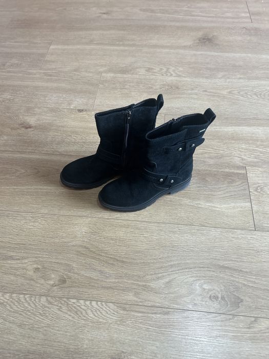 Ghete piele intoarsa