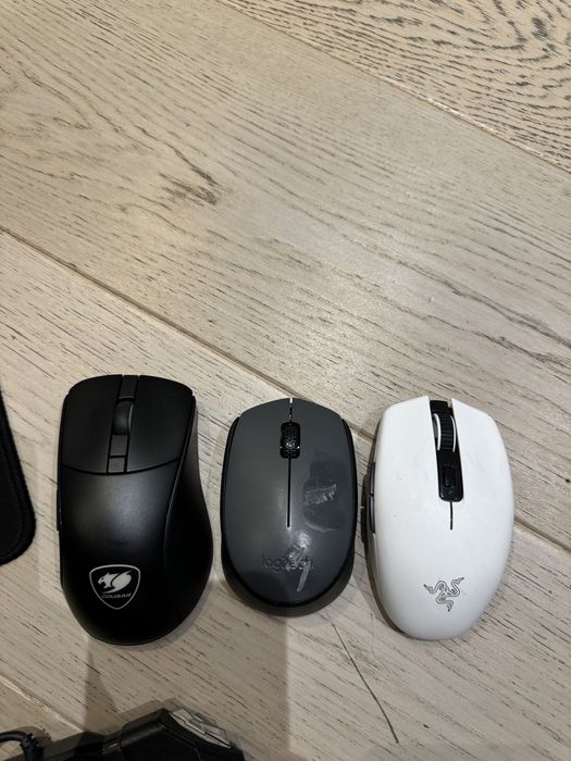 Клавиатура с 3 мишки и 2  mouse pad