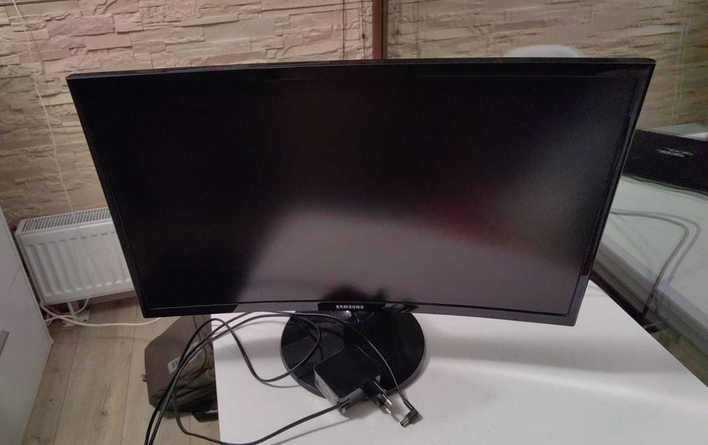 Monitor Samsung Curbat 24'' CF390