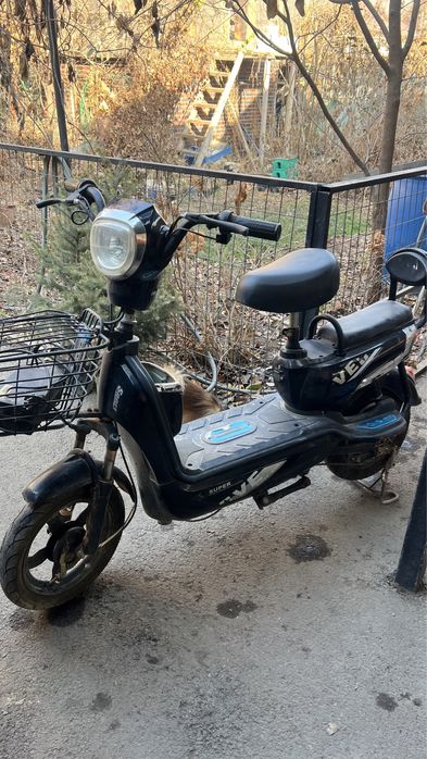 Продаю электромопед б/у )на ходу ,зарядка имеется.