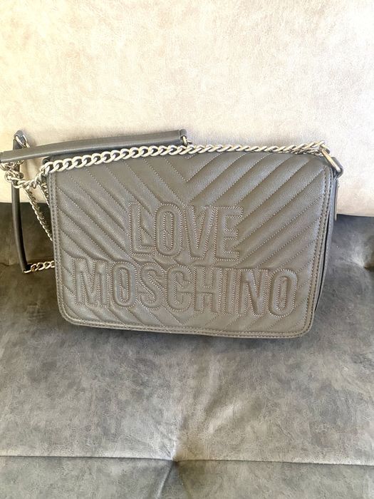 Нова чанта Love Moschino