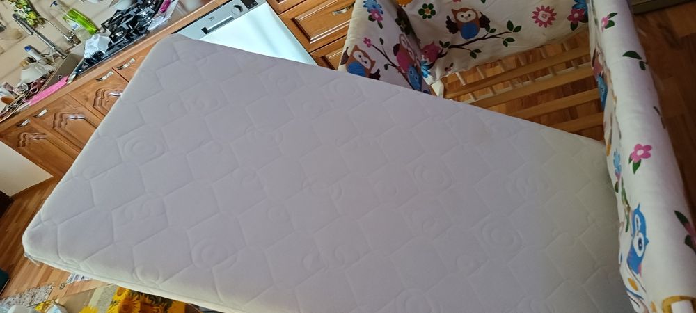 Pătuț bebelusi cu saltea și accesorii