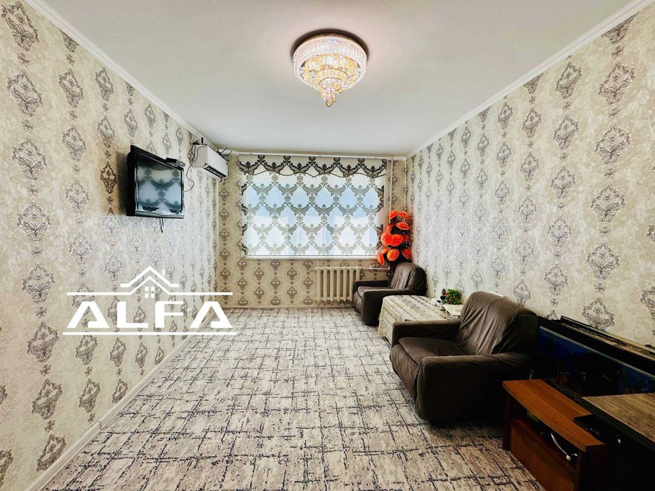 Buxoroda kvartira sotiladi 2 xonali 56m2 3-qavat.