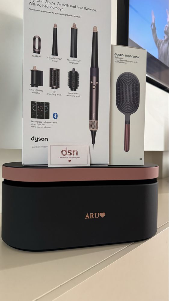 Гравирока на  dyson