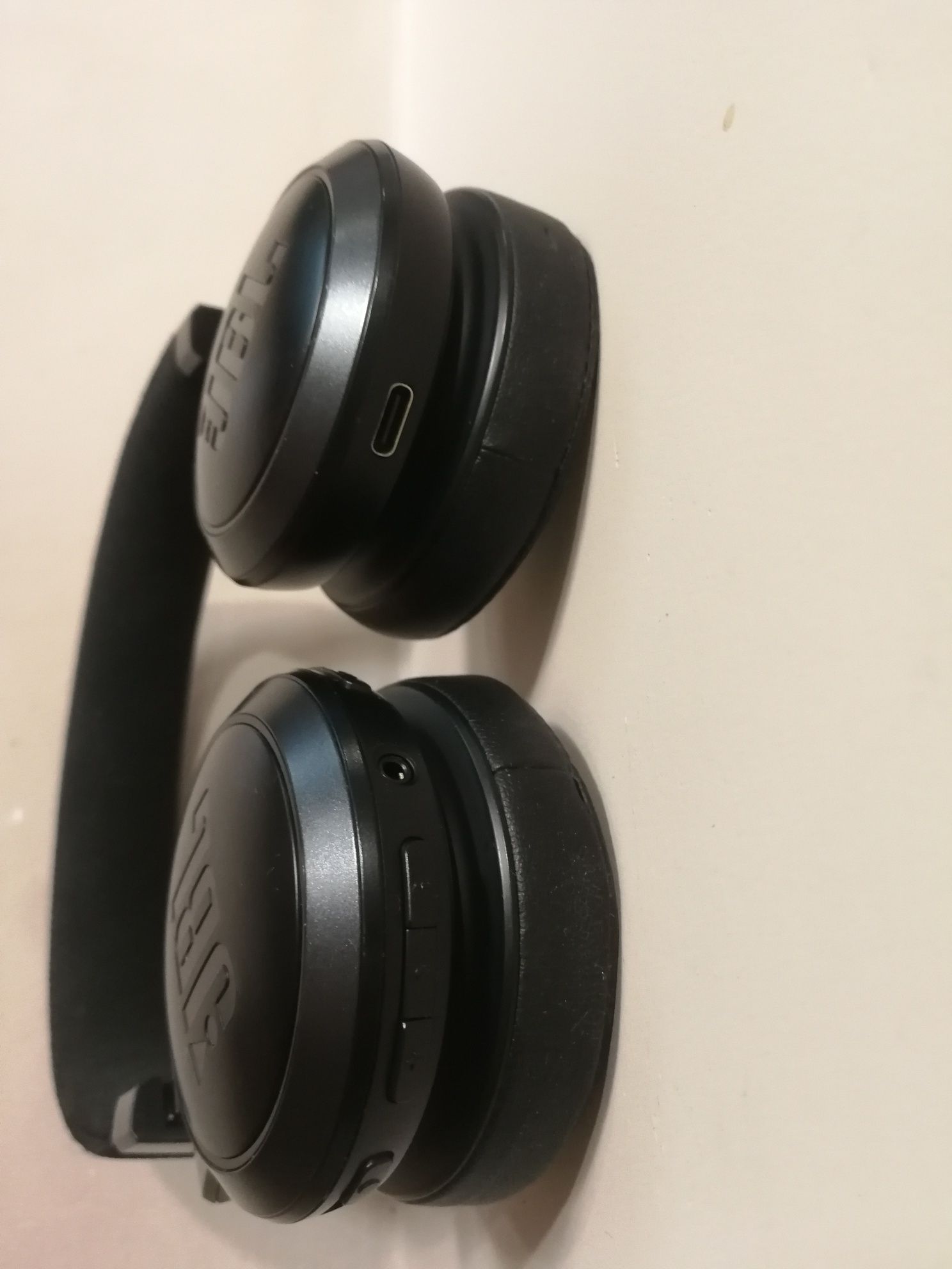 Слушалки JBL - Live 400 BT, черни